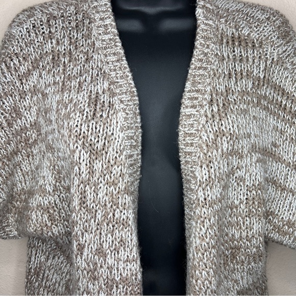 Wool Blend Beige White Knit Sweater Short Sleeve Open Front Medium Old Navy - Picture 3 of 9